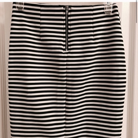 F21 Black and White Striped Pencil Skirt NWOT - Picture 5 of 7